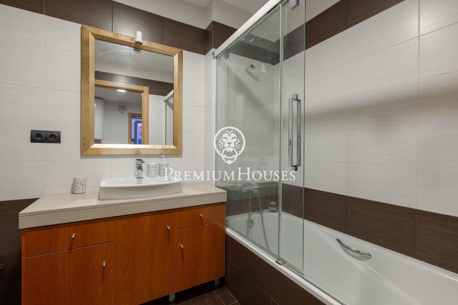 5 slaapkamer Villa te koop in Sitges met zwembad garage - € 895.000 (Ref: 10098363)
