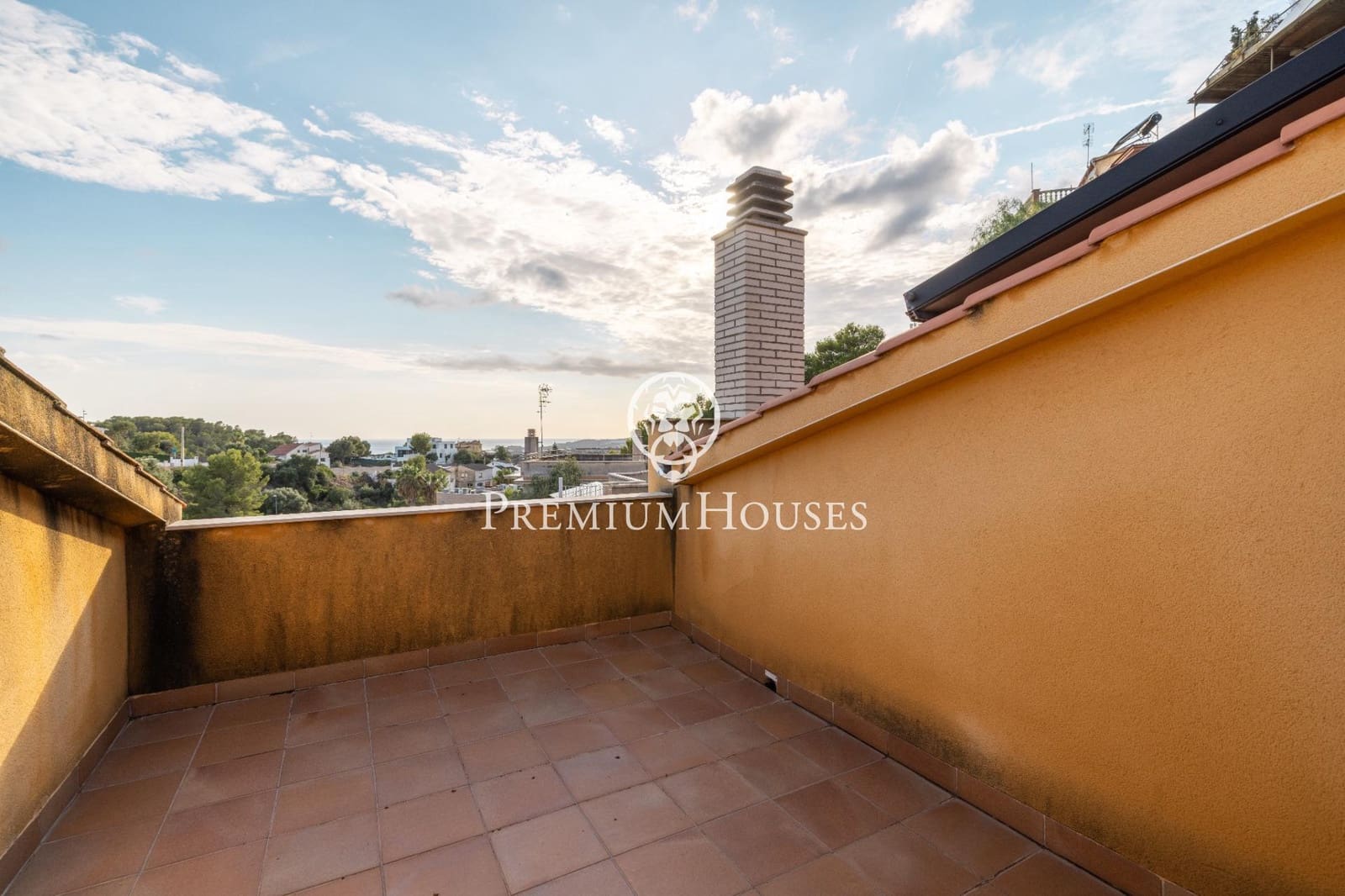 5 slaapkamer Villa te koop in Sitges met zwembad garage - € 895.000 (Ref: 10098363)