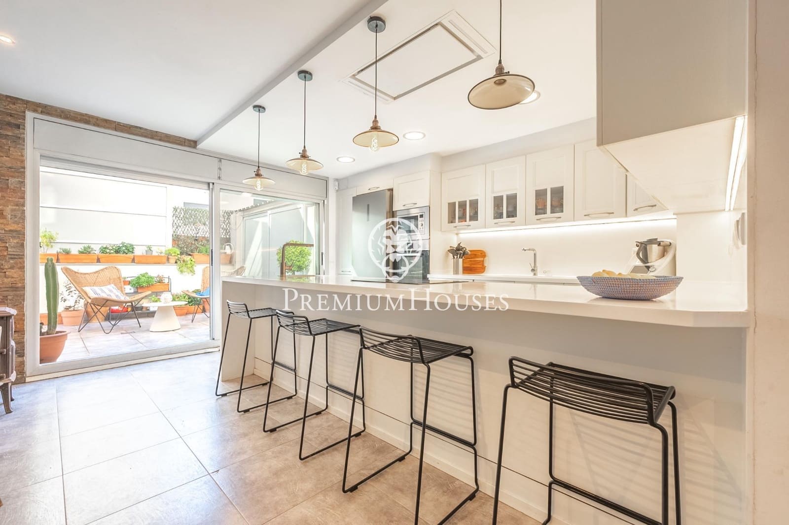 3 bedroom Townhouse for sale in Vilanova i la Geltru with garage - € 747,000 (Ref: 10109921)