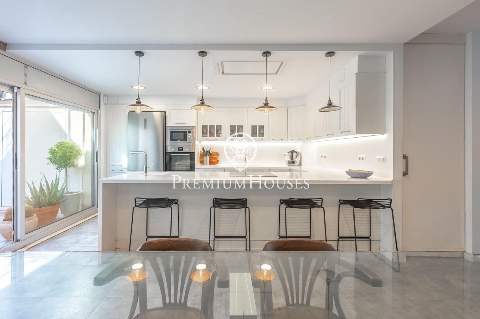 3 bedroom Townhouse for sale in Vilanova i la Geltru with garage - € 747,000 (Ref: 10109921)