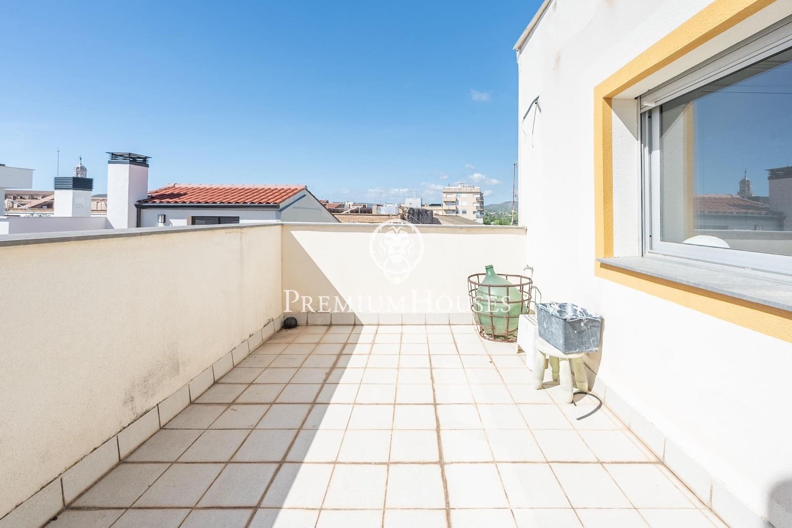 3 bedroom Townhouse for sale in Vilanova i la Geltru with garage - € 747,000 (Ref: 10109921)