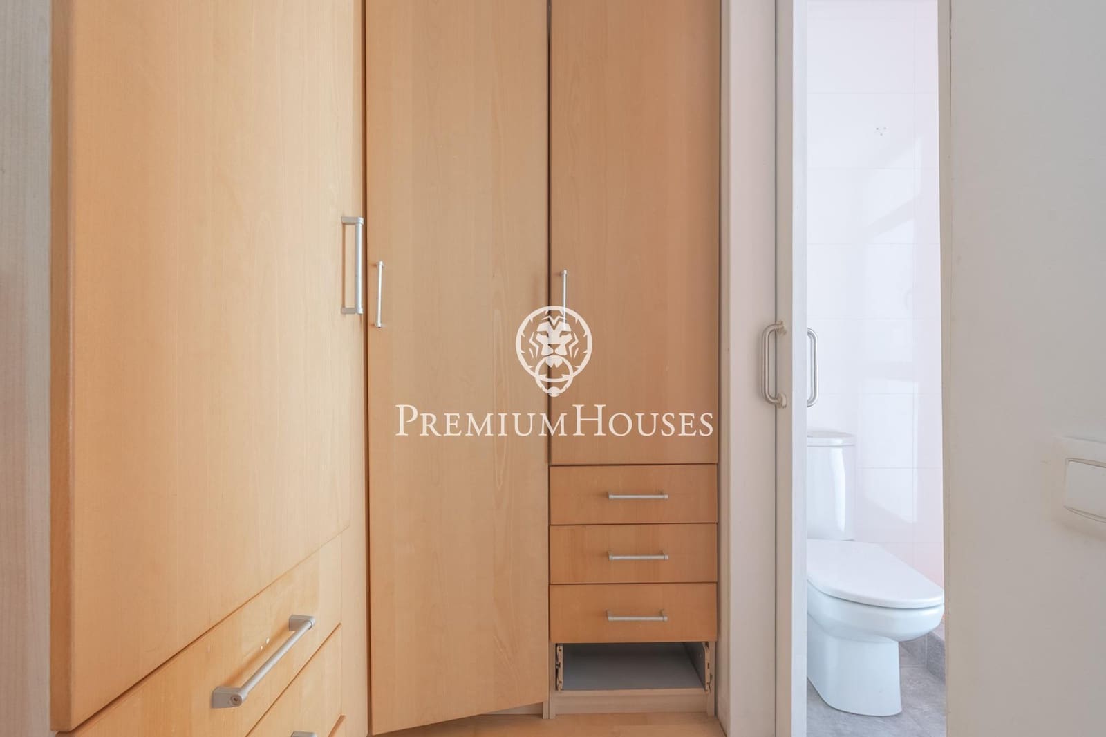 3 bedroom Townhouse for sale in Vilanova i la Geltru with garage - € 747,000 (Ref: 10109921)