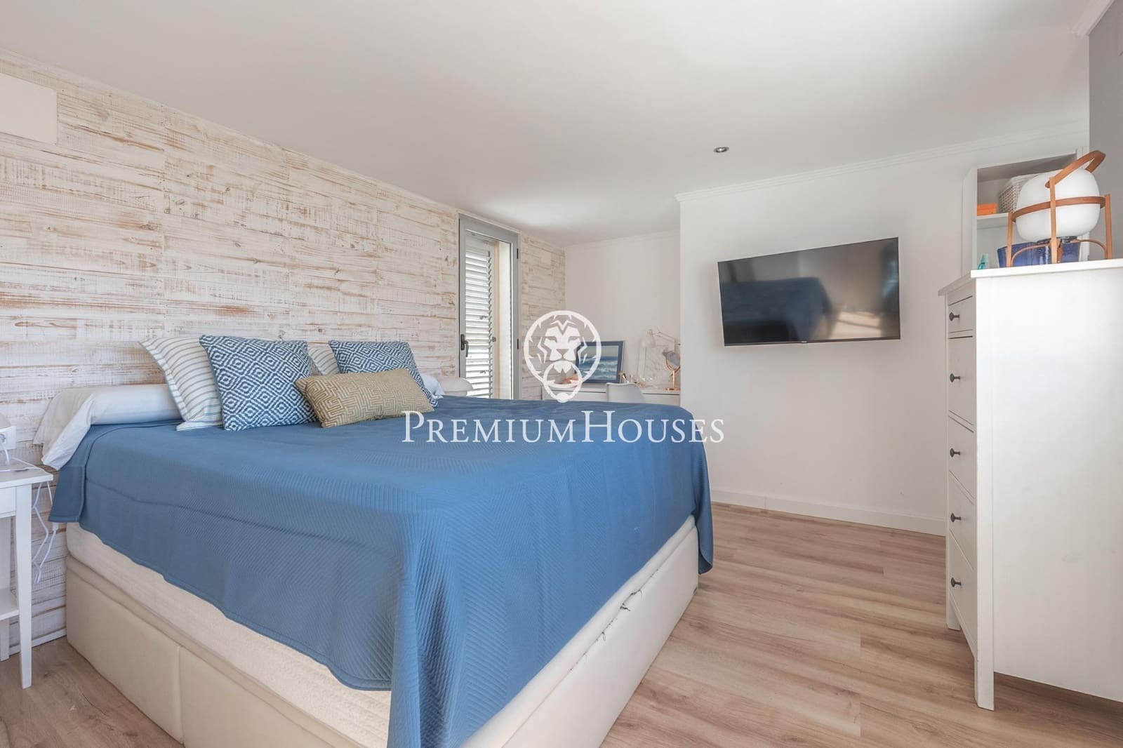 3 bedroom Townhouse for sale in Vilanova i la Geltru with garage - € 747,000 (Ref: 10109921)
