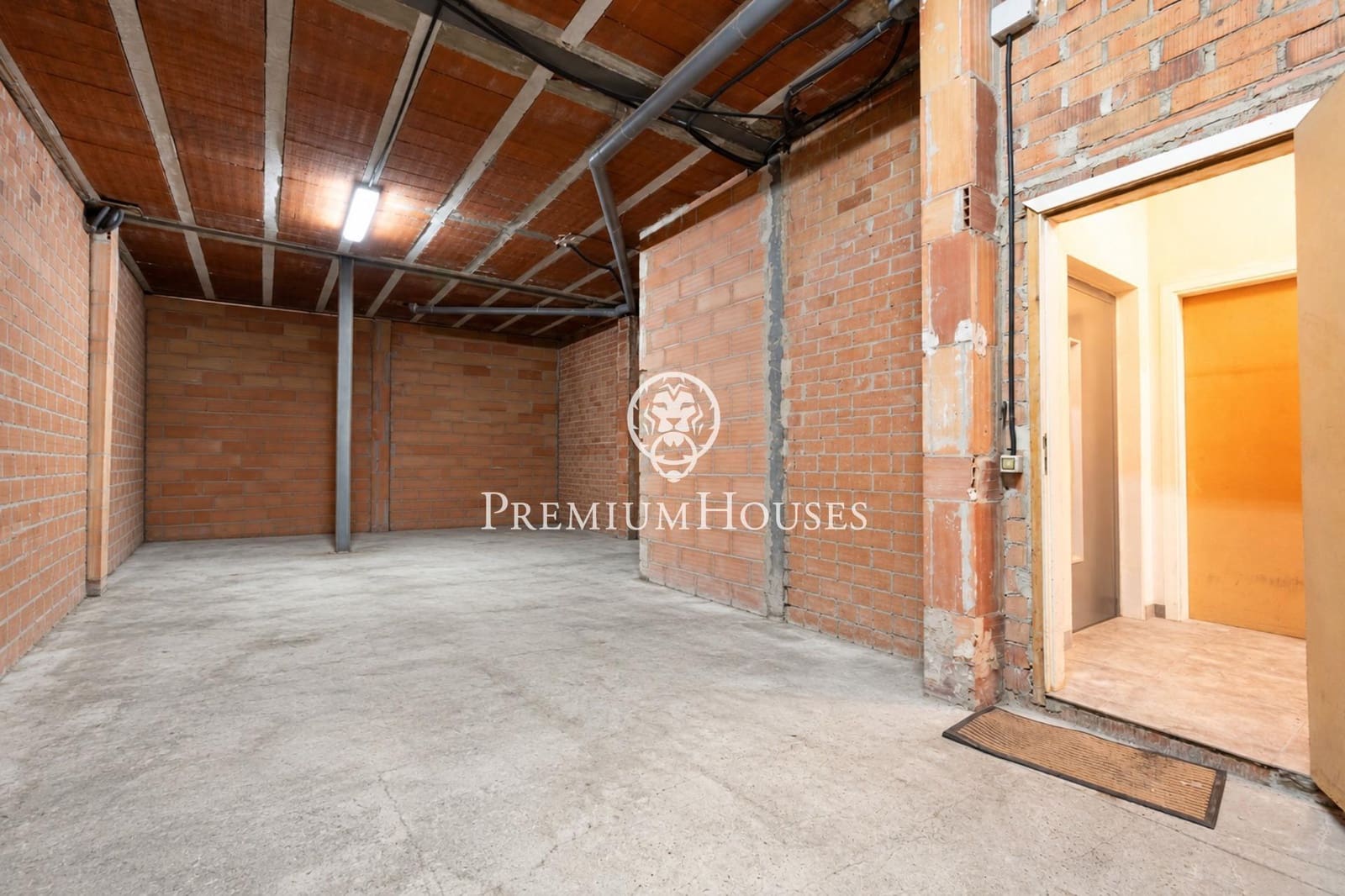 3 bedroom Townhouse for sale in Vilanova i la Geltru with garage - € 747,000 (Ref: 10109921)