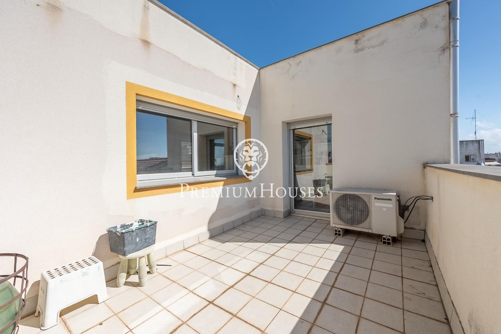 3 bedroom Townhouse for sale in Vilanova i la Geltru with garage - € 747,000 (Ref: 10109921)
