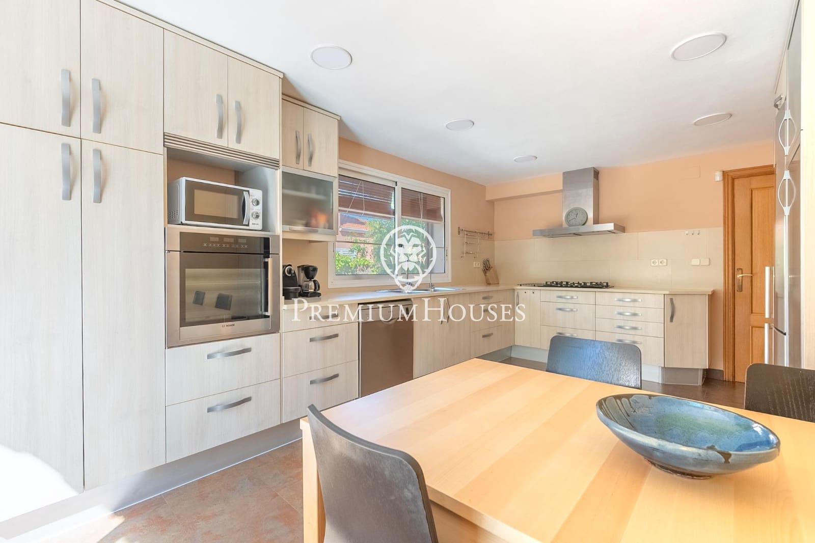 5 quarto Moradia para venda em Vilanova i la Geltru com piscina garagem - 895 000 € (Ref: 10109922)