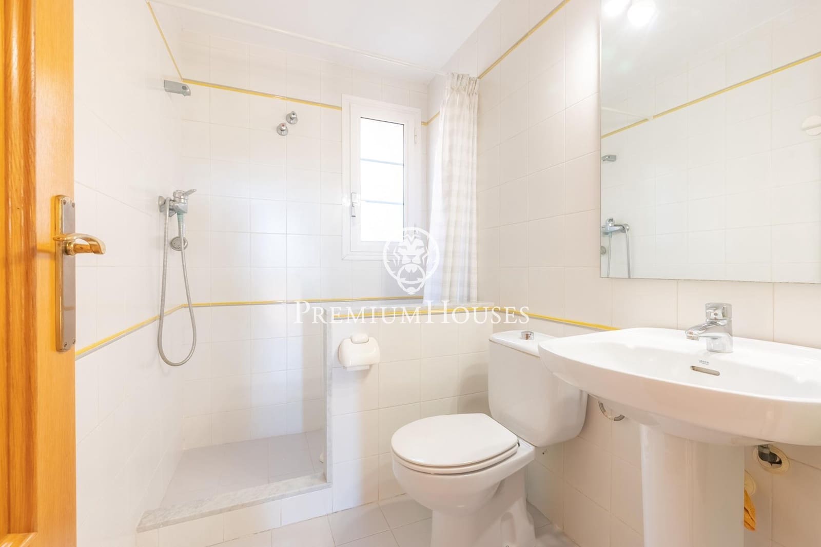 5 quarto Moradia para venda em Vilanova i la Geltru com piscina garagem - 895 000 € (Ref: 10109922)