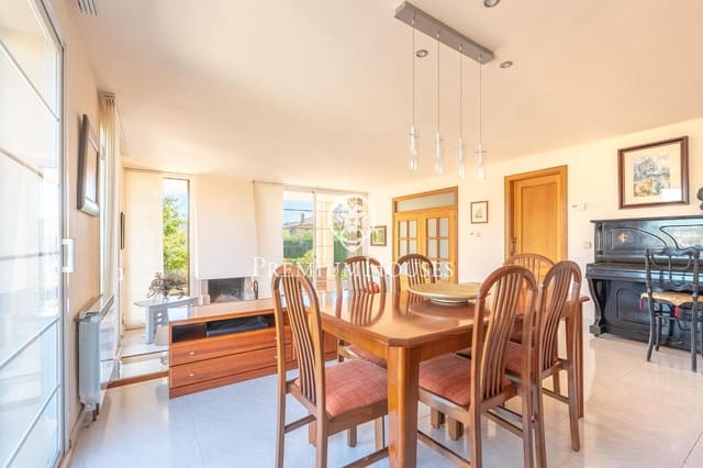 5 quarto Moradia para venda em Vilanova i la Geltrú com piscina garagem - 895 000 € (Ref: 10109922)