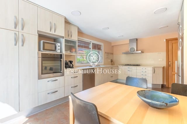 5 quarto Moradia para venda em Vilanova i la Geltrú com piscina garagem - 895 000 € (Ref: 10109922)