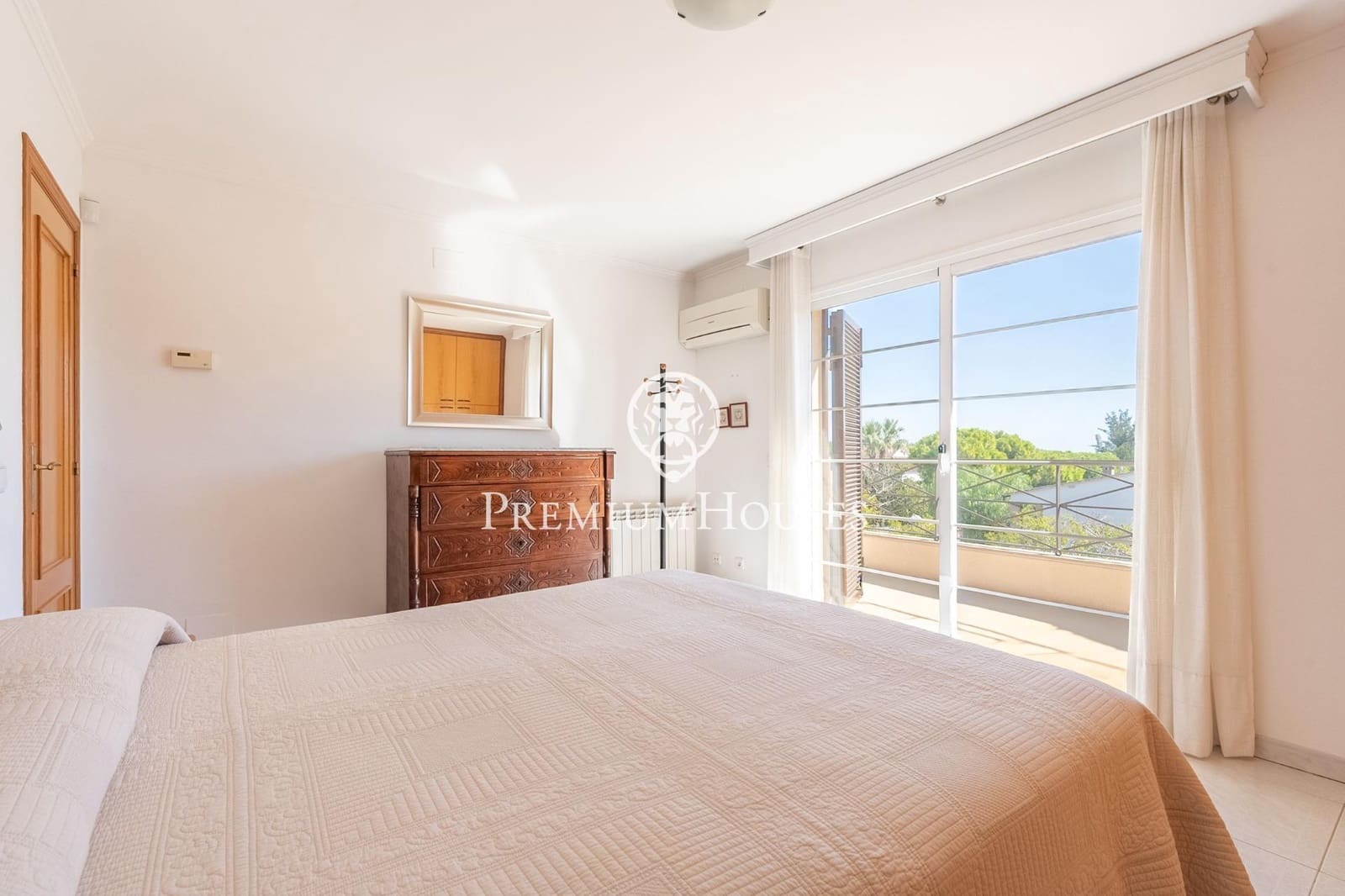 5 quarto Moradia para venda em Vilanova i la Geltru com piscina garagem - 895 000 € (Ref: 10109922)