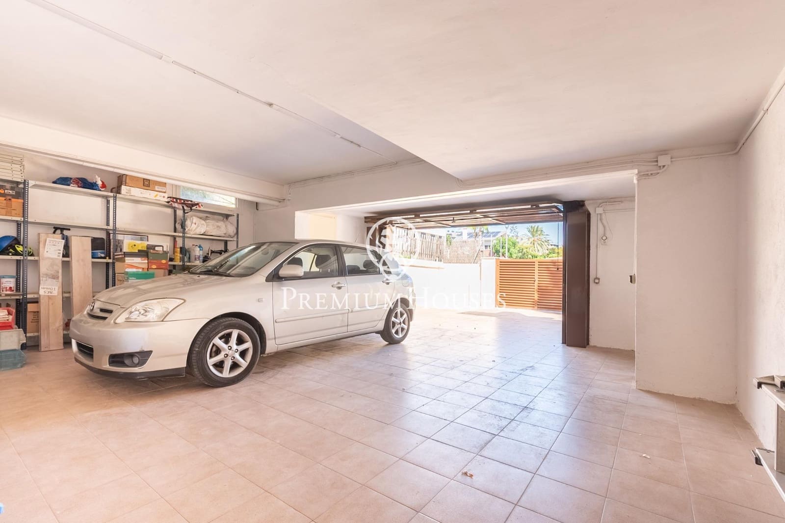 5 quarto Moradia para venda em Vilanova i la Geltru com piscina garagem - 895 000 € (Ref: 10109922)