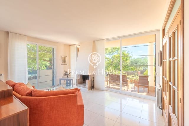 5 quarto Moradia para venda em Vilanova i la Geltrú com piscina garagem - 895 000 € (Ref: 10109922)