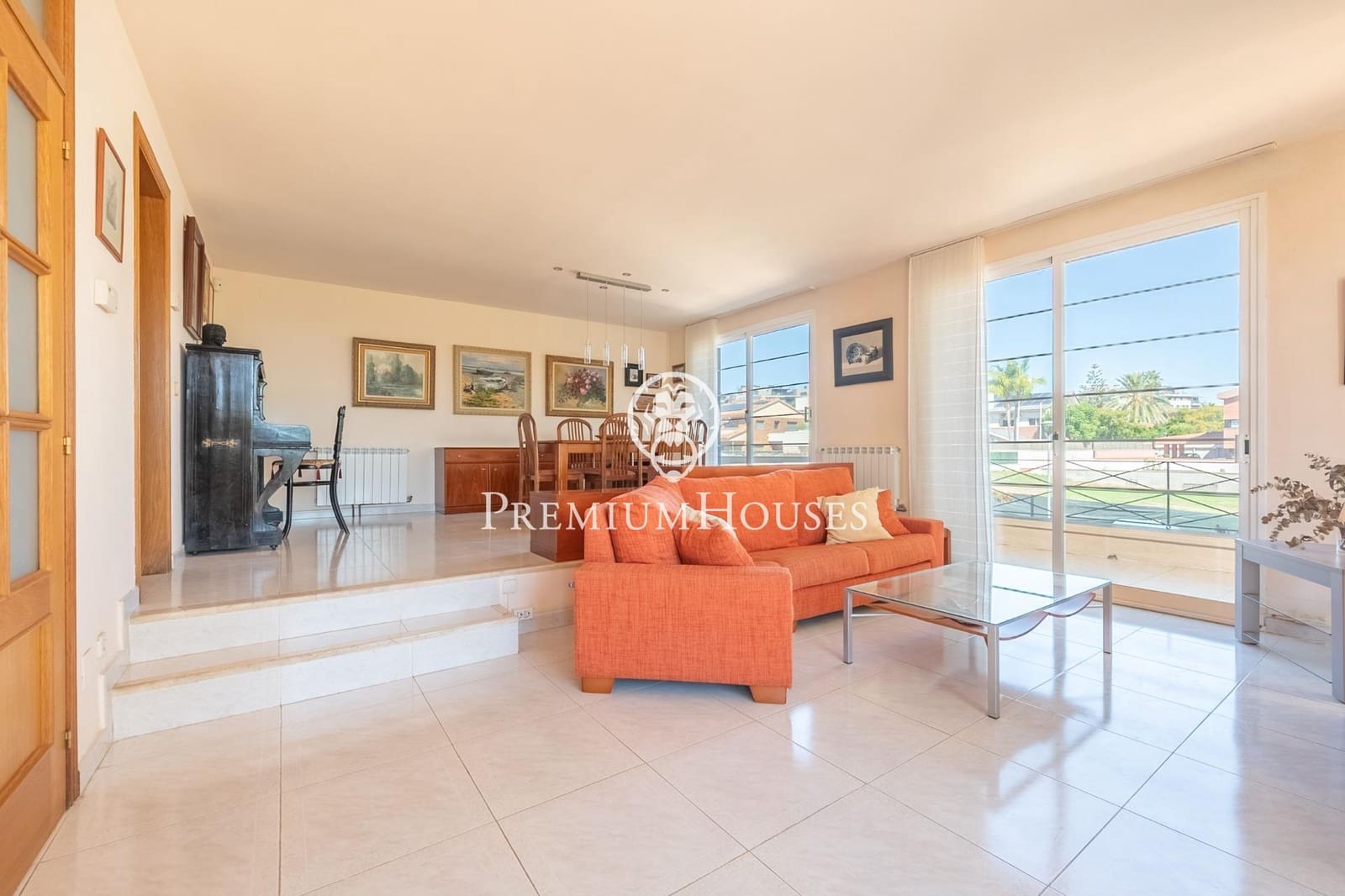 5 quarto Moradia para venda em Vilanova i la Geltru com piscina garagem - 895 000 € (Ref: 10109922)
