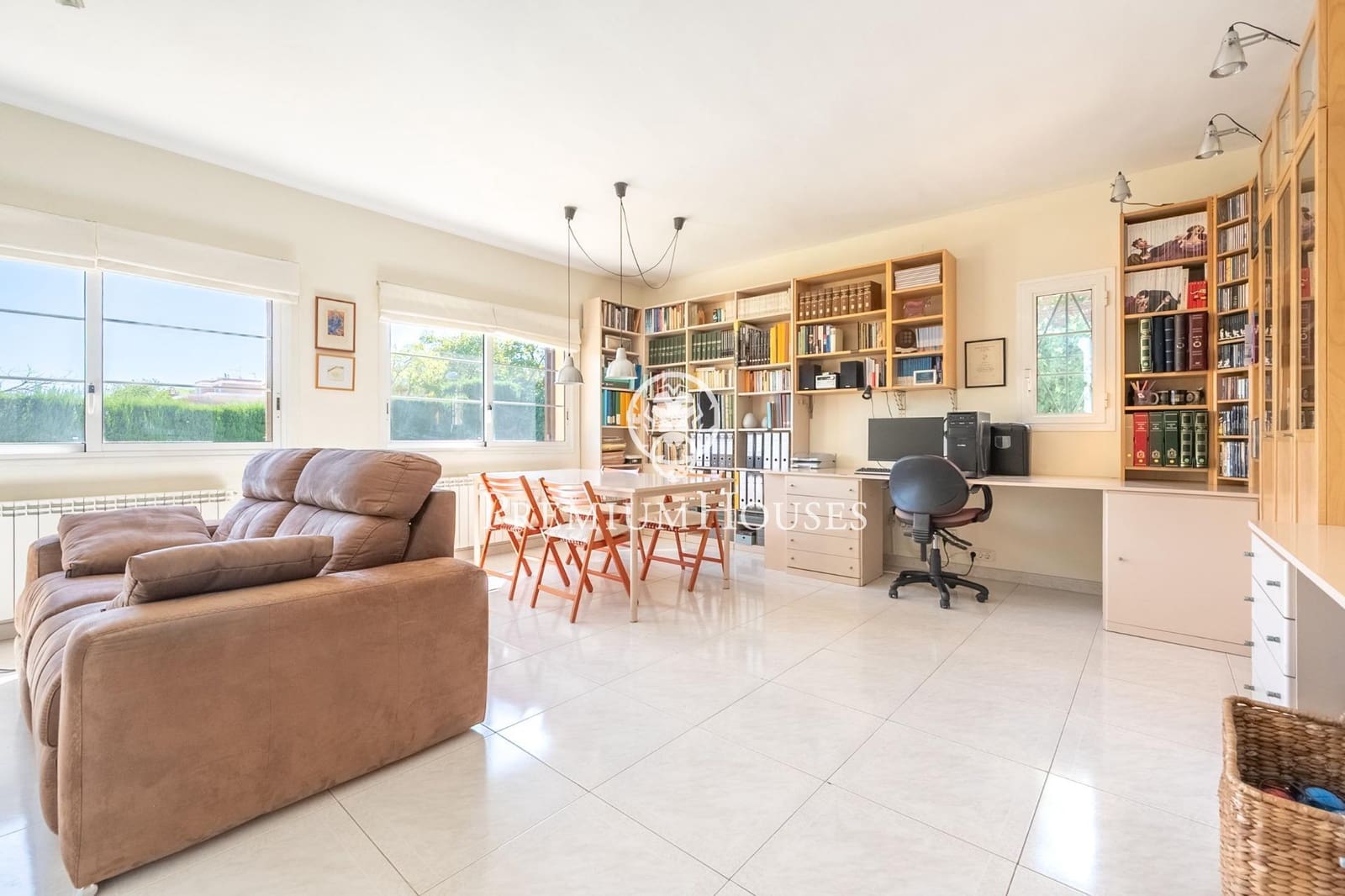 5 quarto Moradia para venda em Vilanova i la Geltru com piscina garagem - 895 000 € (Ref: 10109922)