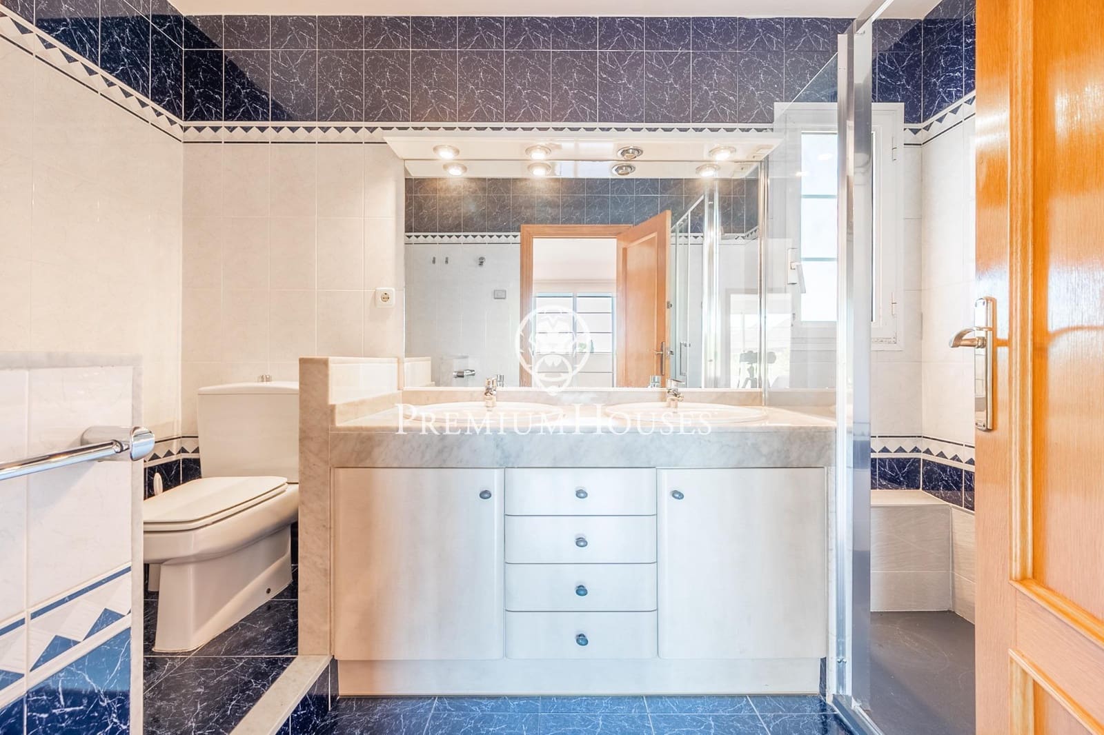 5 quarto Moradia para venda em Vilanova i la Geltru com piscina garagem - 895 000 € (Ref: 10109922)