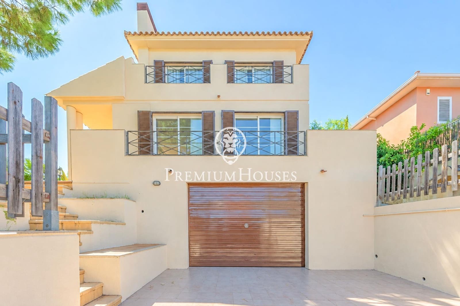 5 quarto Moradia para venda em Vilanova i la Geltru com piscina garagem - 895 000 € (Ref: 10109922)