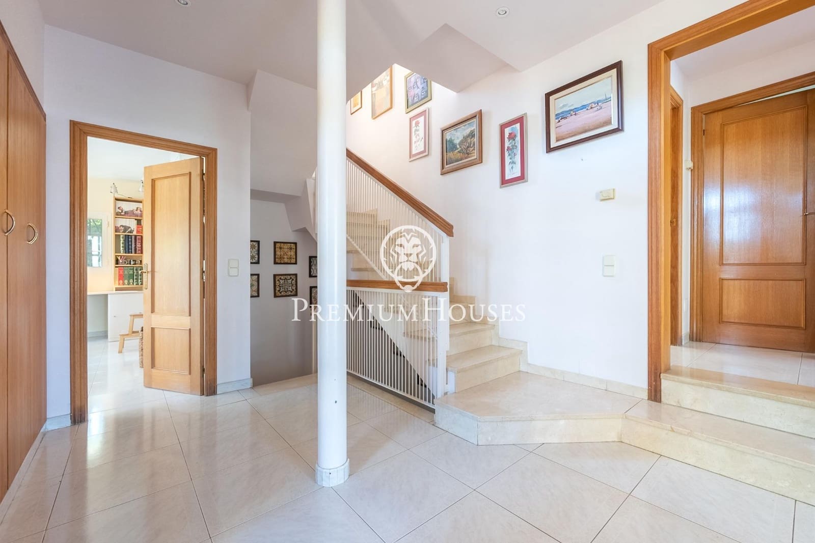 5 quarto Moradia para venda em Vilanova i la Geltru com piscina garagem - 895 000 € (Ref: 10109922)