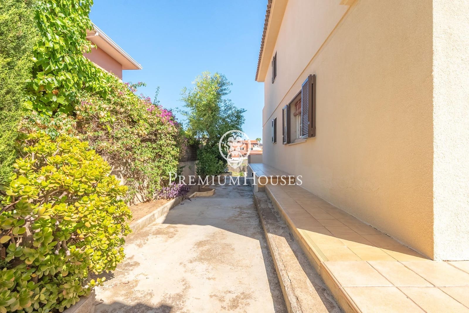 5 quarto Moradia para venda em Vilanova i la Geltru com piscina garagem - 895 000 € (Ref: 10109922)