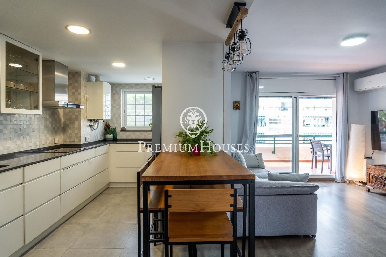 3 chambre Appartement à vendre à Gava avec piscine garage - 660 000 € (Ref: 10161758)
