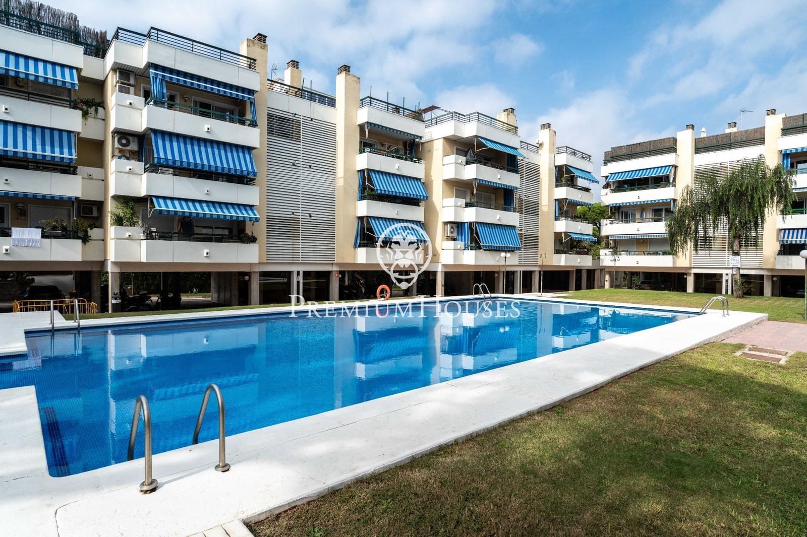 3 chambre Appartement à vendre à Gava avec piscine garage - 660 000 € (Ref: 10161758)