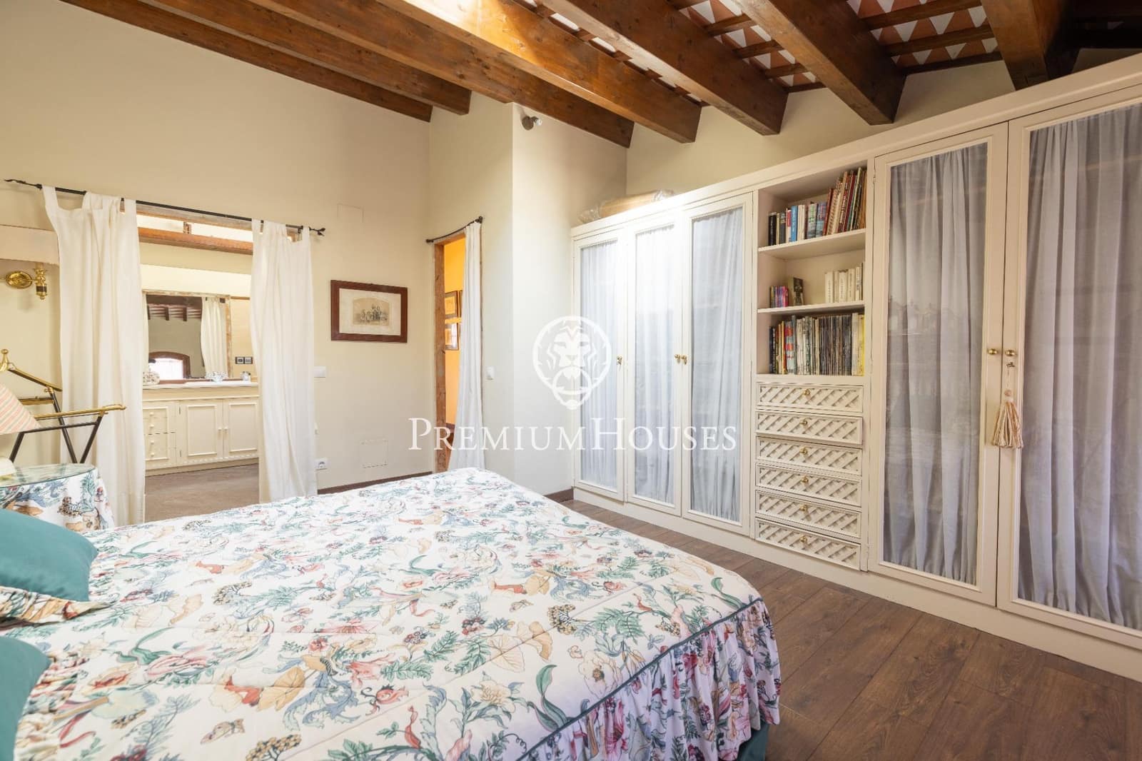10 bedroom Hotel for sale in Montblanc - € 1,160,000 (Ref: 10161762)