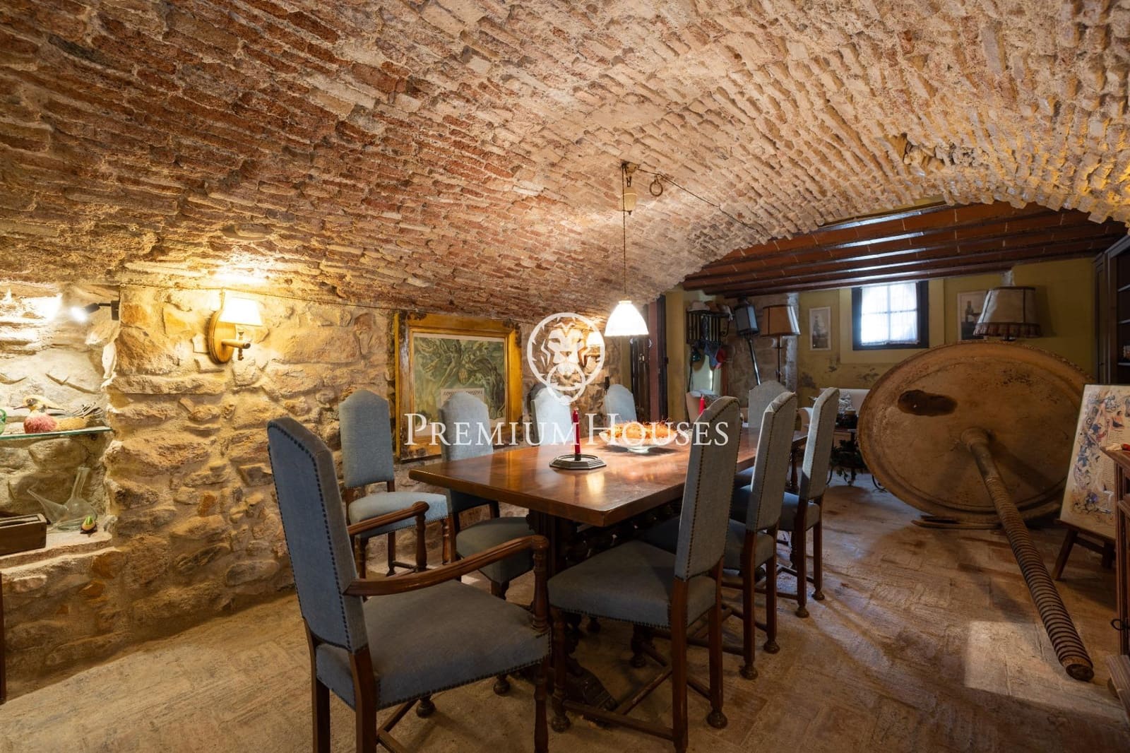 10 bedroom Hotel for sale in Montblanc - € 1,160,000 (Ref: 10161762)