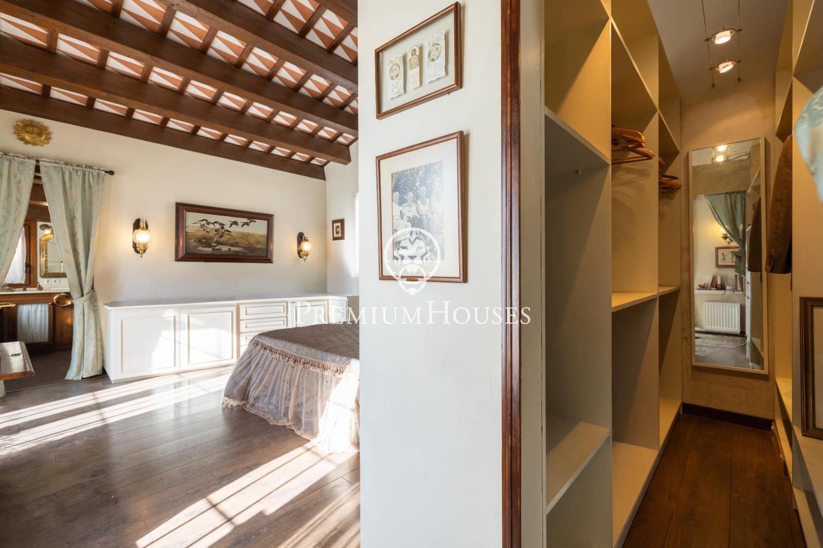 10 bedroom Hotel for sale in Montblanc - € 1,160,000 (Ref: 10161762)