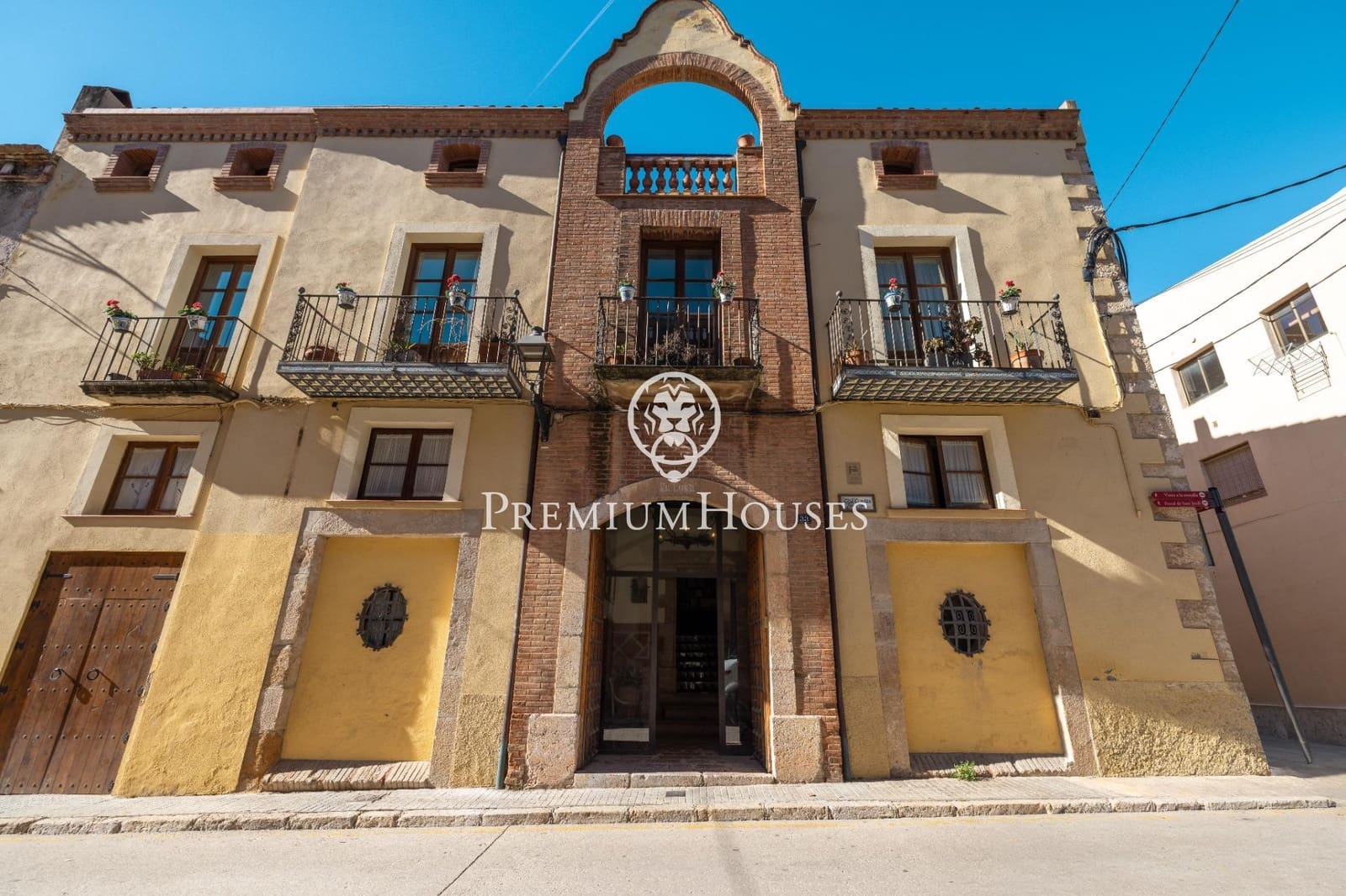 10 bedroom Hotel for sale in Montblanc - € 1,160,000 (Ref: 10161762)