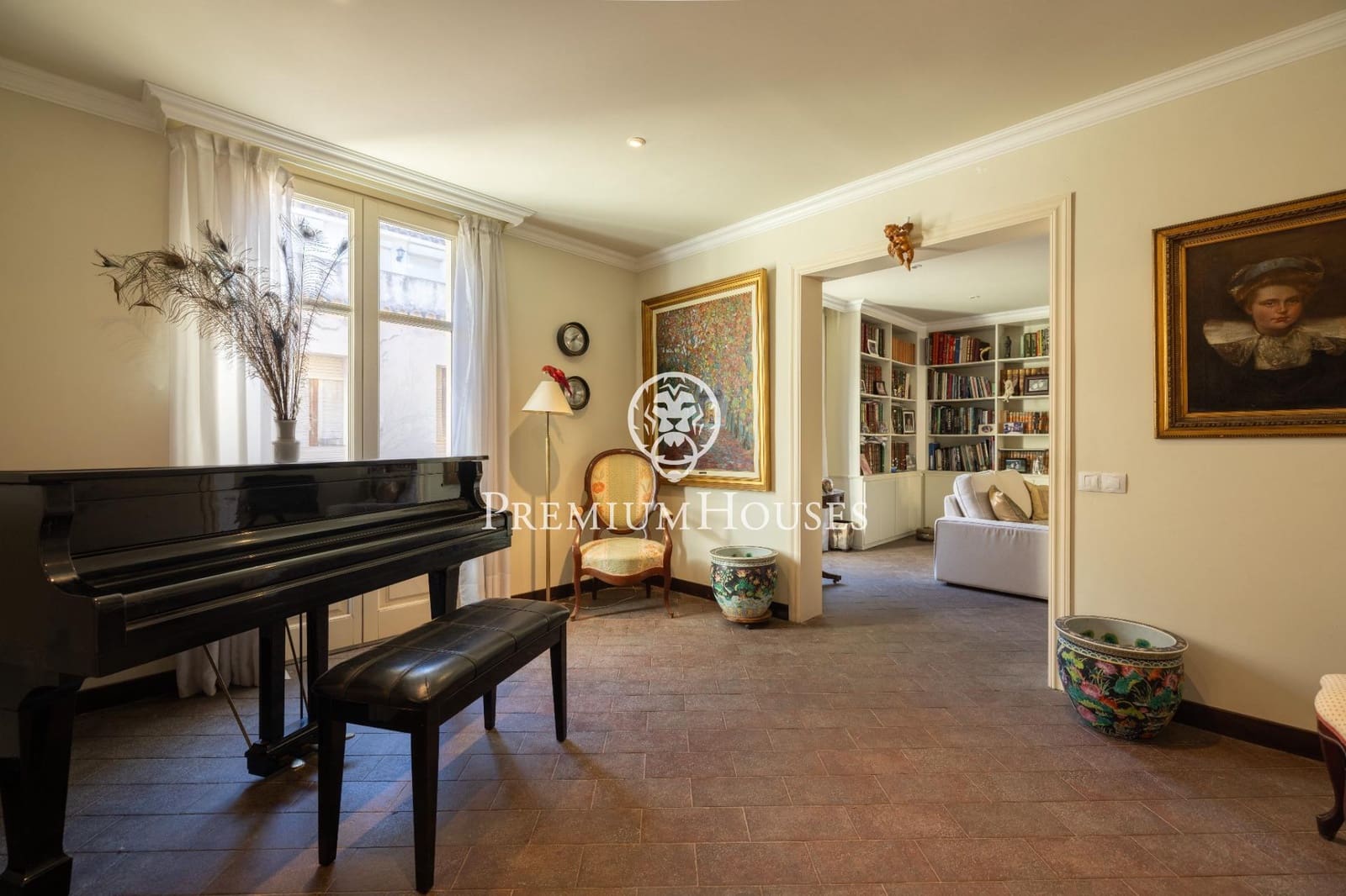 10 bedroom Hotel for sale in Montblanc - € 1,160,000 (Ref: 10161762)