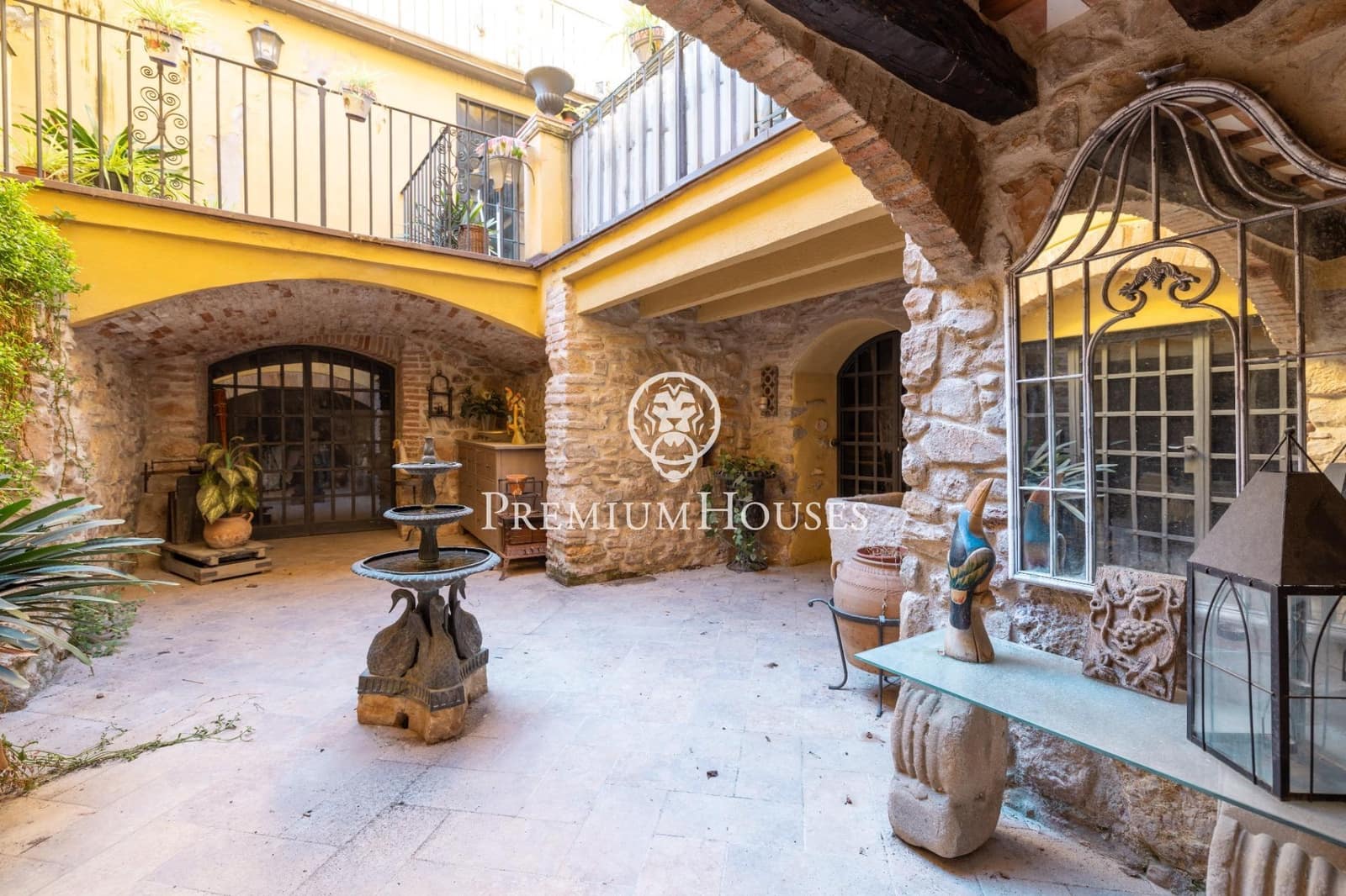 10 bedroom Hotel for sale in Montblanc - € 1,160,000 (Ref: 10161762)