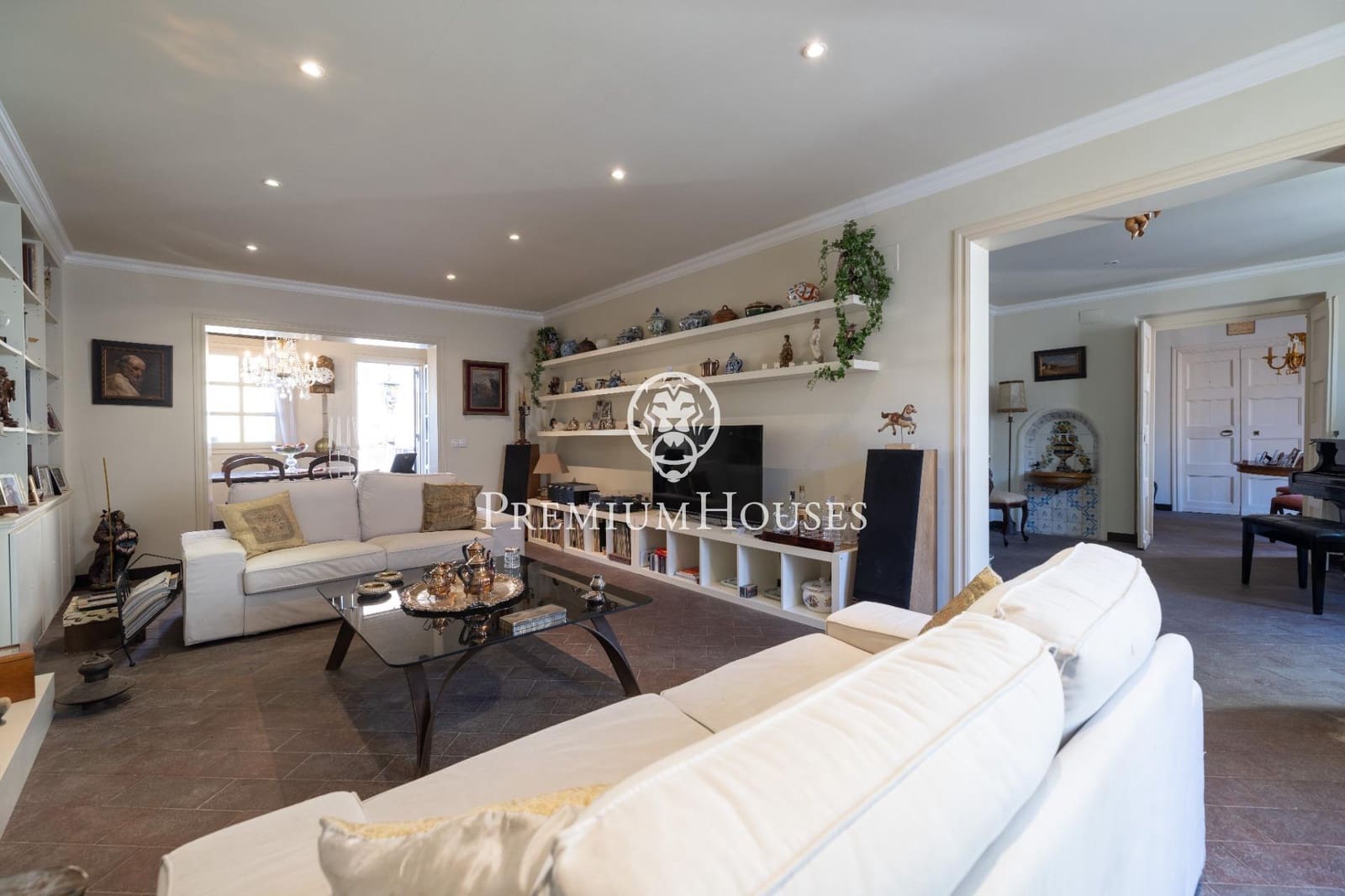 10 bedroom Hotel for sale in Montblanc - € 1,160,000 (Ref: 10161762)