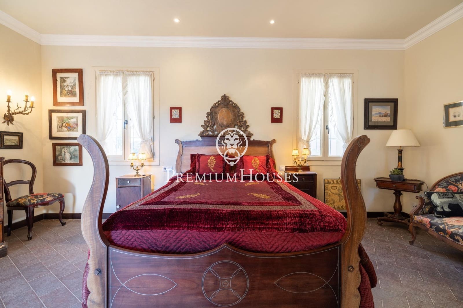 10 bedroom Hotel for sale in Montblanc - € 1,160,000 (Ref: 10161762)