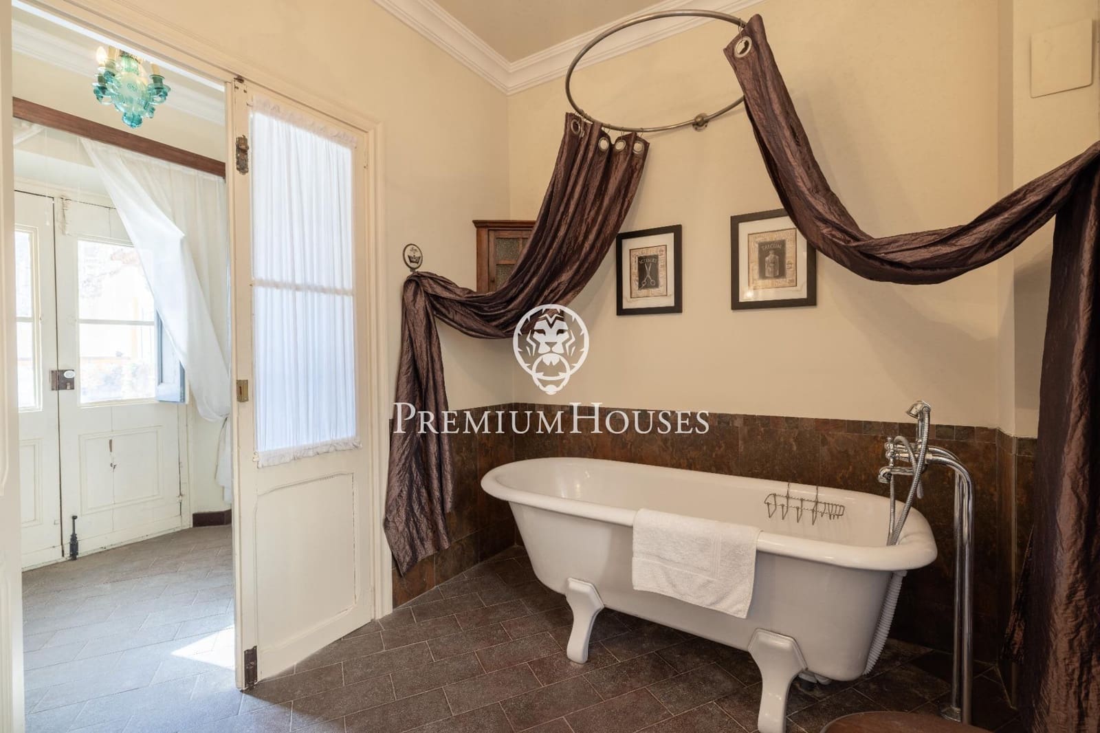 10 bedroom Hotel for sale in Montblanc - € 1,160,000 (Ref: 10161762)
