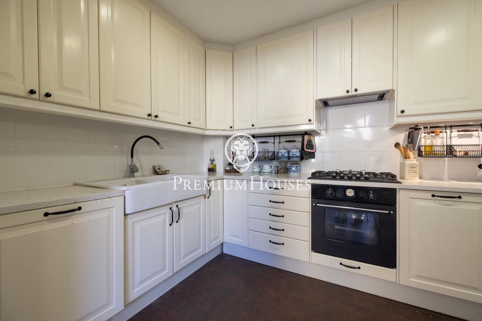 10 bedroom Hotel for sale in Montblanc - € 1,160,000 (Ref: 10161762)