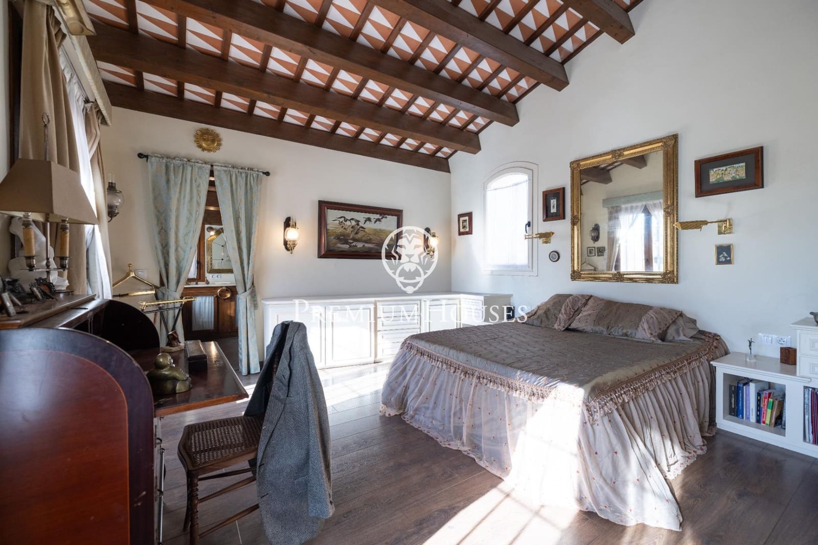 10 bedroom Hotel for sale in Montblanc - € 1,160,000 (Ref: 10161762)