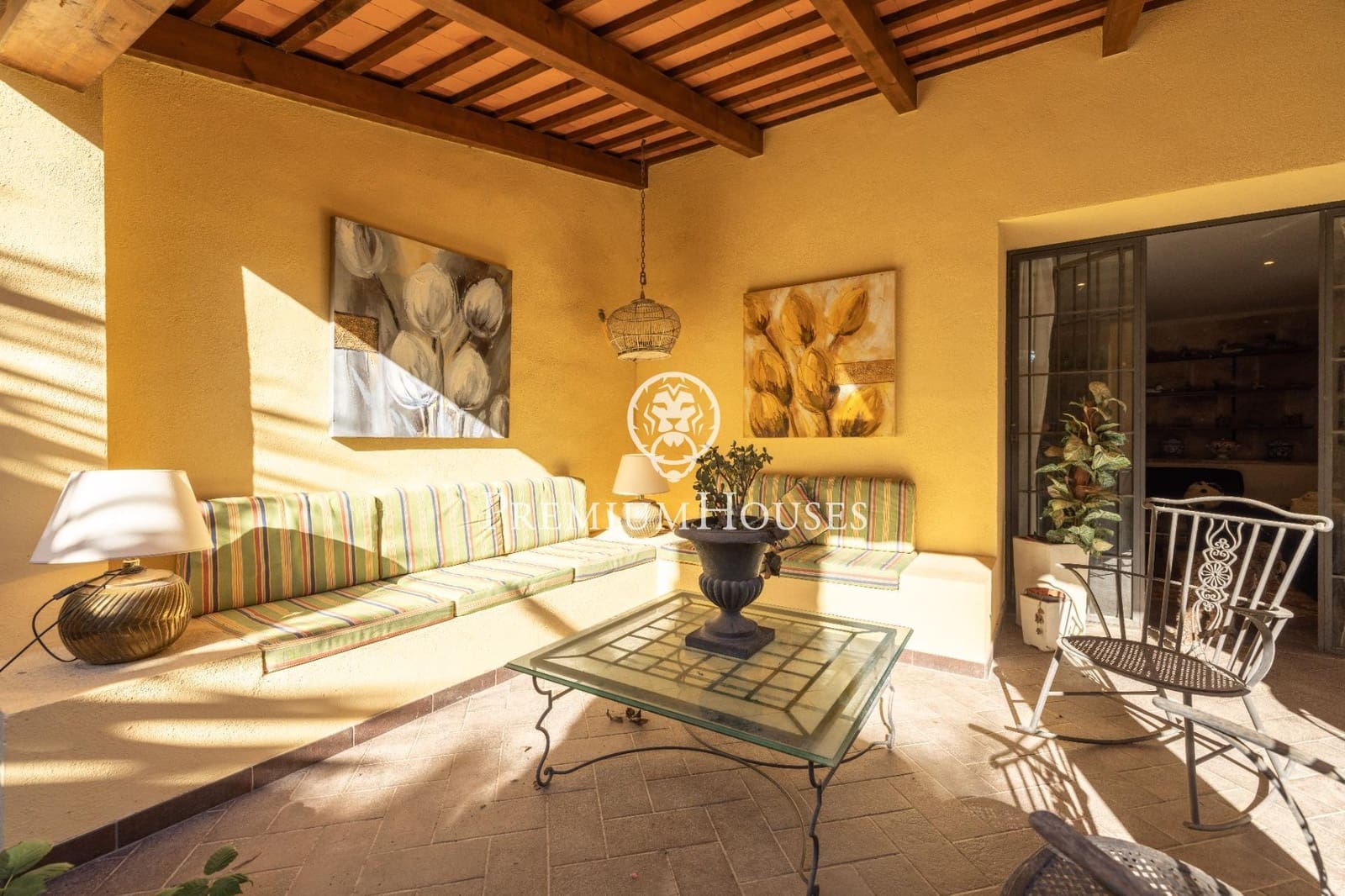 10 bedroom Hotel for sale in Montblanc - € 1,160,000 (Ref: 10161762)