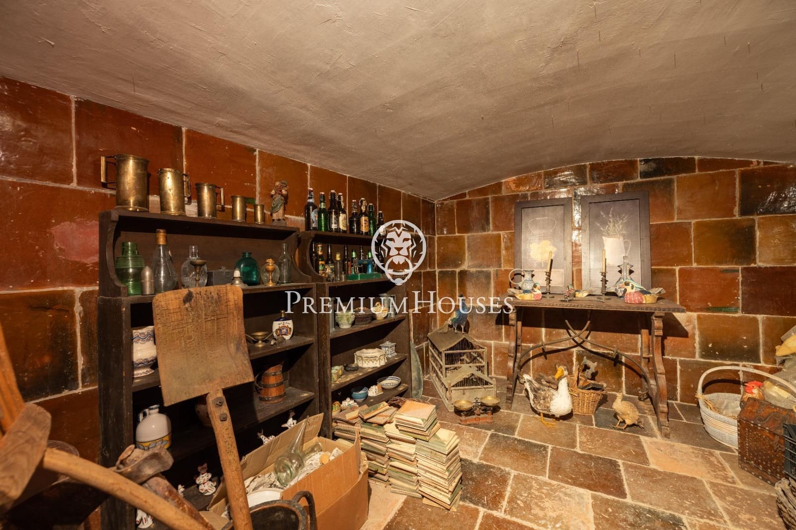 10 bedroom Hotel for sale in Montblanc - € 1,160,000 (Ref: 10161762)