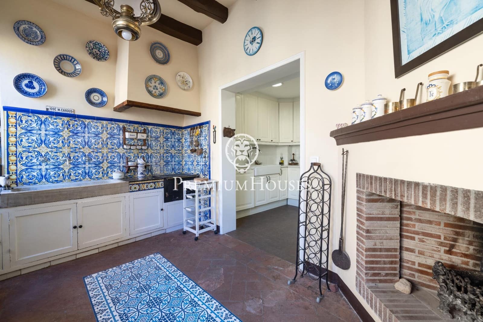 10 bedroom Hotel for sale in Montblanc - € 1,160,000 (Ref: 10161762)