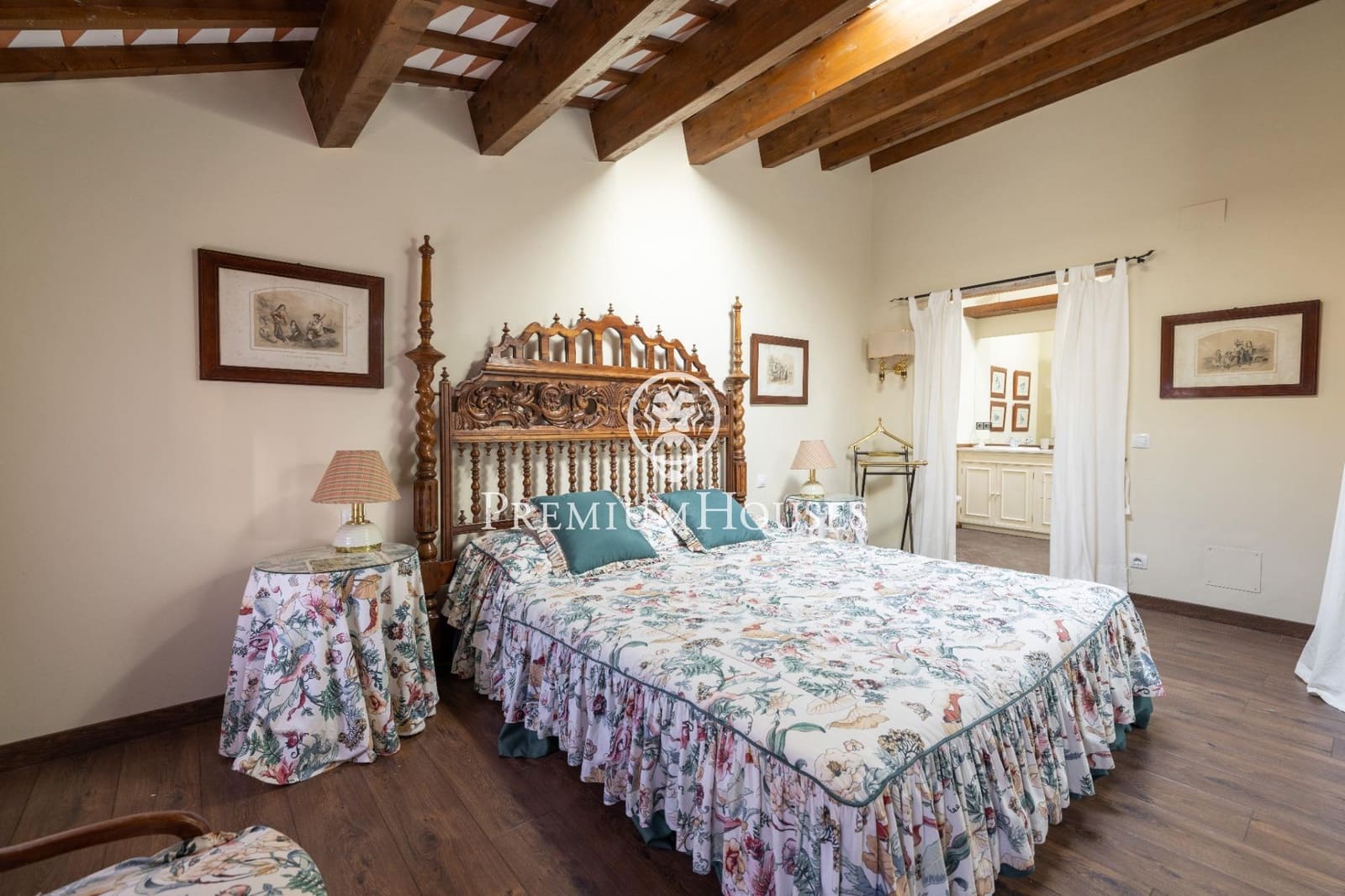 10 bedroom Hotel for sale in Montblanc - € 1,160,000 (Ref: 10161762)