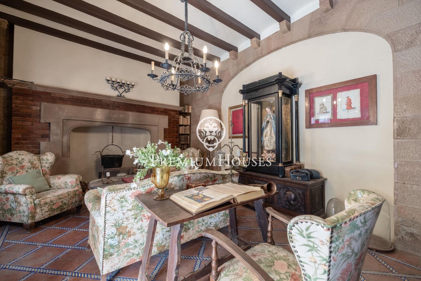 10 bedroom Hotel for sale in Montblanc - € 1,160,000 (Ref: 10161762)