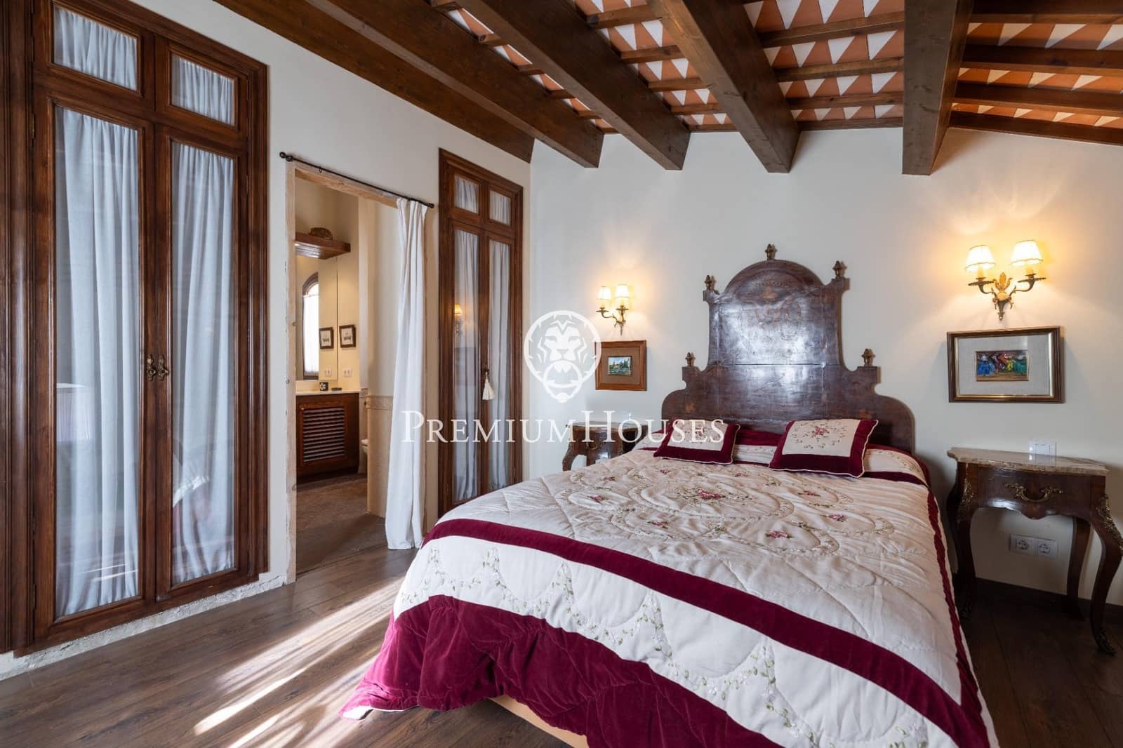 10 bedroom Hotel for sale in Montblanc - € 1,160,000 (Ref: 10161762)