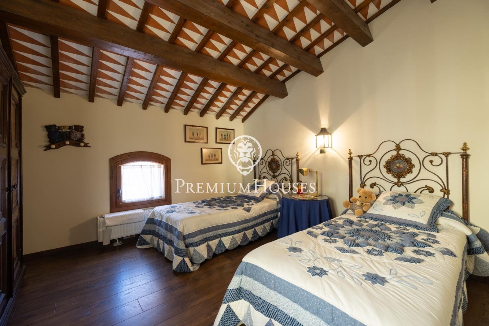 10 bedroom Hotel for sale in Montblanc - € 1,160,000 (Ref: 10161762)