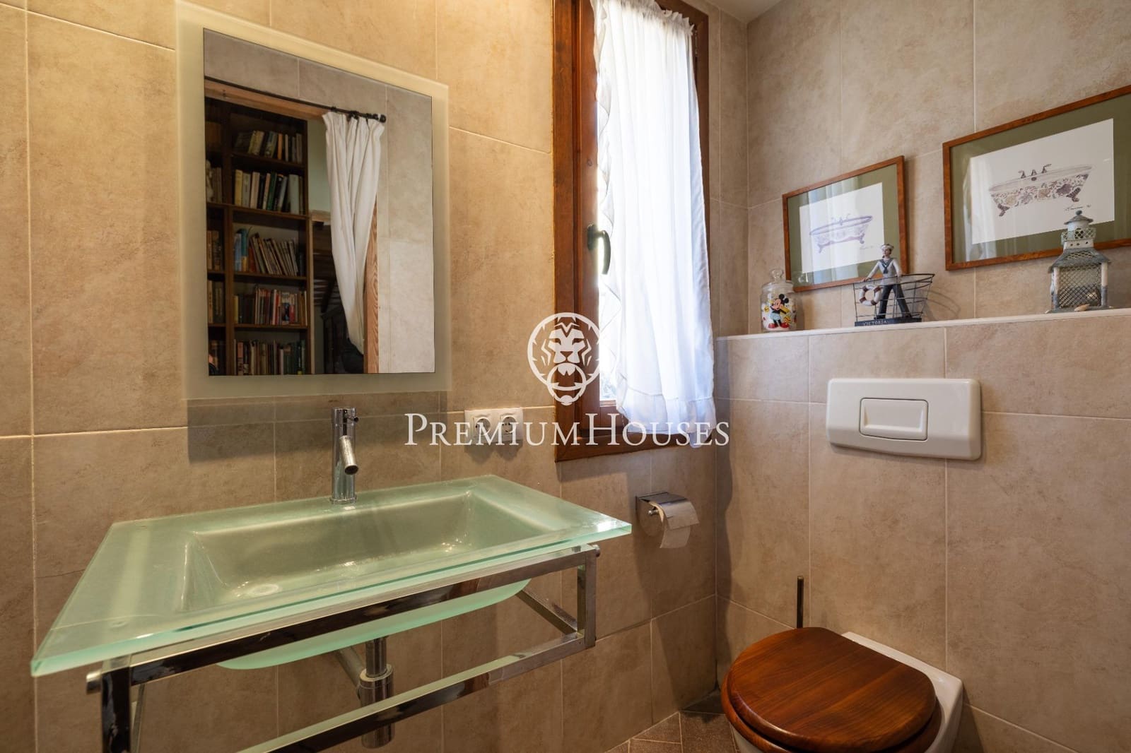 10 bedroom Hotel for sale in Montblanc - € 1,160,000 (Ref: 10161762)