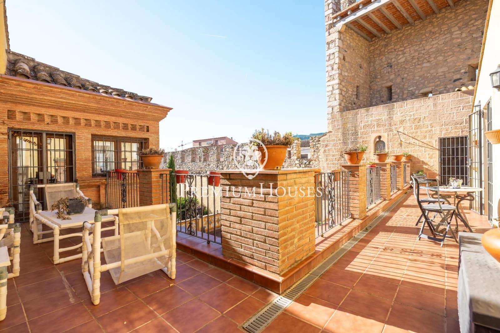 10 bedroom Hotel for sale in Montblanc - € 1,160,000 (Ref: 10161762)
