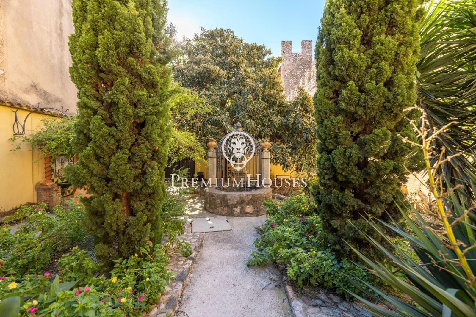 10 bedroom Hotel for sale in Montblanc - € 1,160,000 (Ref: 10161762)