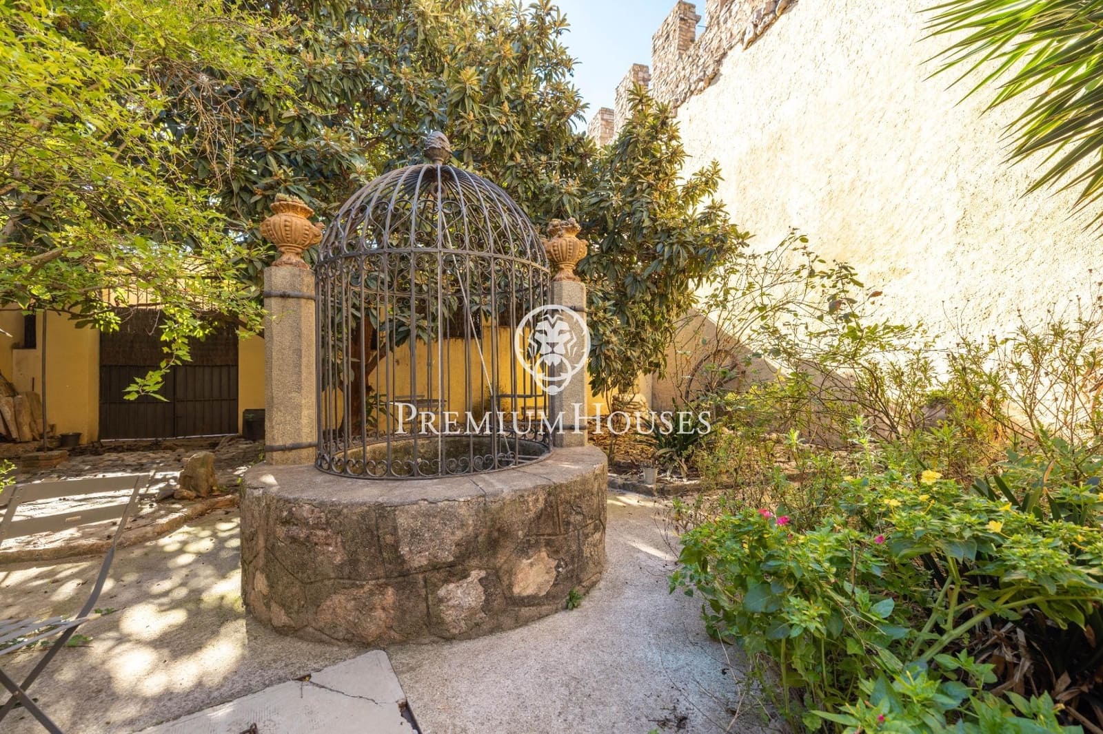 10 bedroom Hotel for sale in Montblanc - € 1,160,000 (Ref: 10161762)