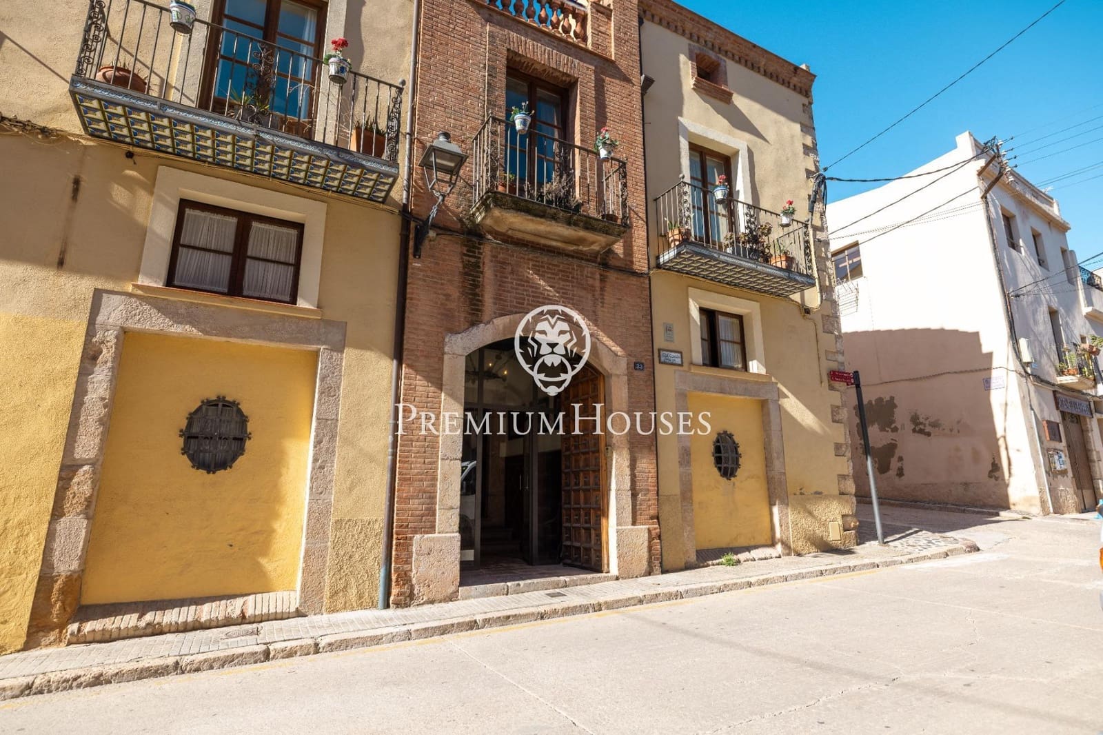 10 bedroom Hotel for sale in Montblanc - € 1,160,000 (Ref: 10161762)