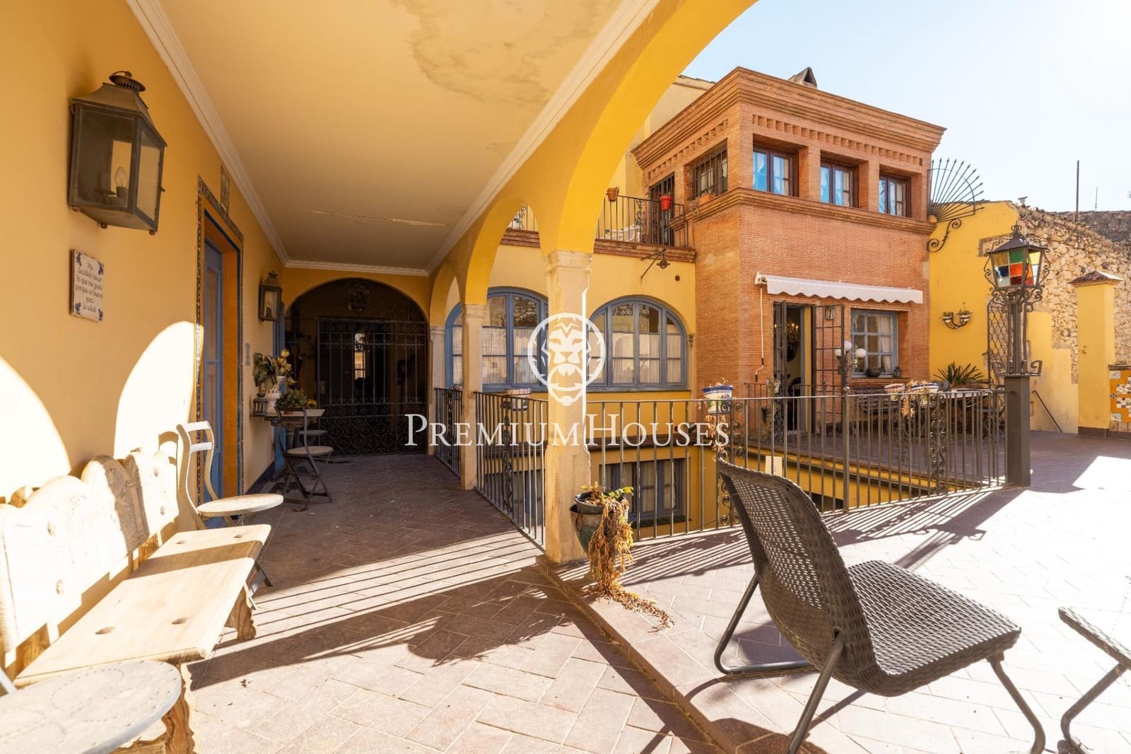 10 bedroom Hotel for sale in Montblanc - € 1,160,000 (Ref: 10161762)