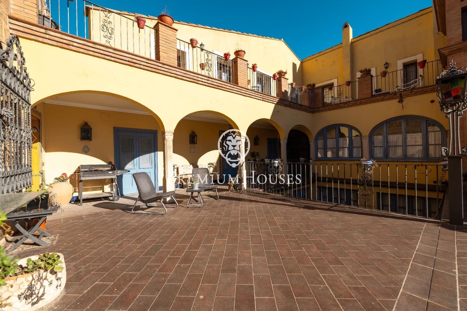 10 bedroom Hotel for sale in Montblanc - € 1,160,000 (Ref: 10161762)
