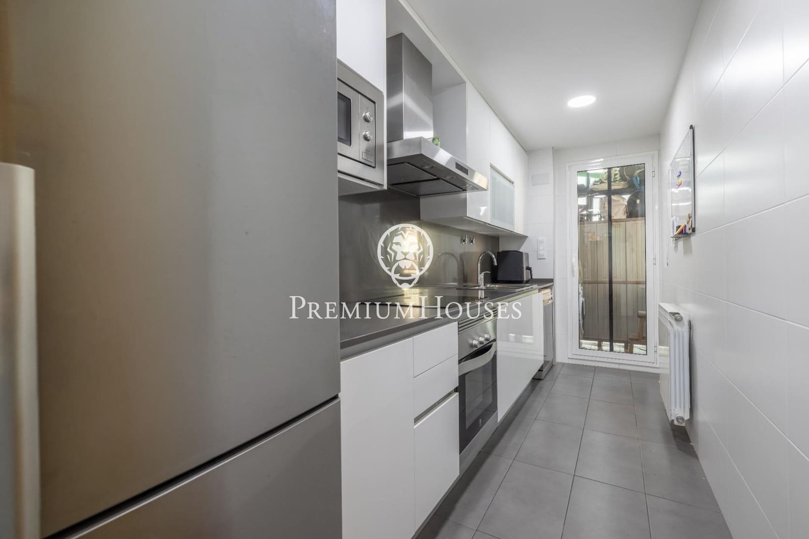 2 bedroom Flat for sale in Tarragona city with pool garage - € 335,000 (Ref: 10184865)
